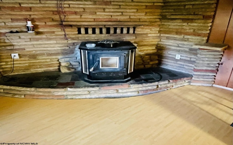 412 Merrill Avenue, Rivesville, West Virginia 26588, 3 Bedrooms Bedrooms, 8 Rooms Rooms,2 BathroomsBathrooms,Single Family Detached,For Sale,Merrill,10162173 412 Merrill Avenue, Rivesville, West Virginia 26588, 3 Bedrooms Bedrooms, 8 Rooms Rooms,2 BathroomsBathrooms,Single Family Detached,For Sale,Merrill,10162173