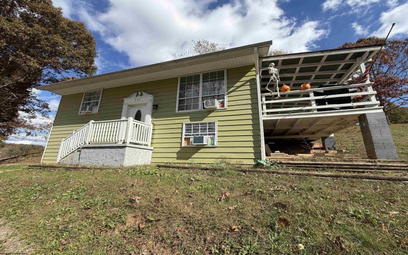 201 Sand Run Road, Weston, West Virginia 26452, 4 Bedrooms Bedrooms, 5 Rooms Rooms,1 BathroomBathrooms,Single Family Detached,For Sale,Sand Run,10162169
