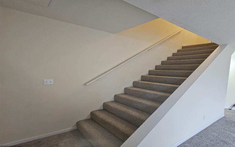 90 Clear Spring Drive, Morgantown, West Virginia 26508, 3 Bedrooms Bedrooms, 6 Rooms Rooms,2 BathroomsBathrooms,Single Family Attached,For Sale,Clear Spring,10162191