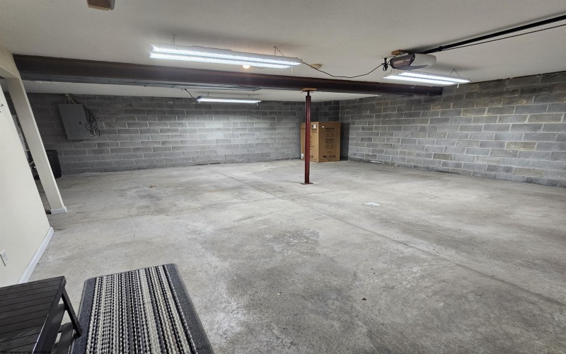 90 Clear Spring Drive, Morgantown, West Virginia 26508, 3 Bedrooms Bedrooms, 6 Rooms Rooms,2 BathroomsBathrooms,Single Family Attached,For Sale,Clear Spring,10162191