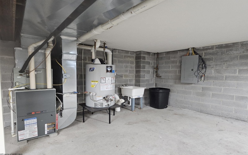 90 Clear Spring Drive, Morgantown, West Virginia 26508, 3 Bedrooms Bedrooms, 6 Rooms Rooms,2 BathroomsBathrooms,Single Family Attached,For Sale,Clear Spring,10162191