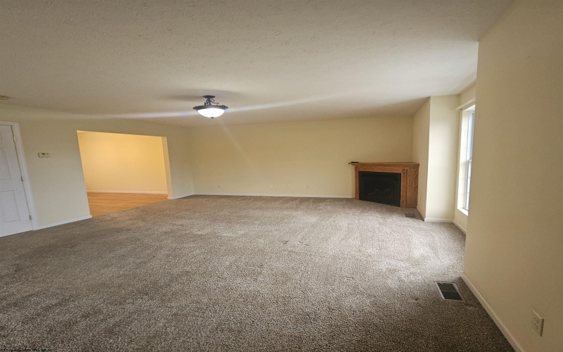 90 Clear Spring Drive, Morgantown, West Virginia 26508, 3 Bedrooms Bedrooms, 6 Rooms Rooms,2 BathroomsBathrooms,Single Family Attached,For Sale,Clear Spring,10162191