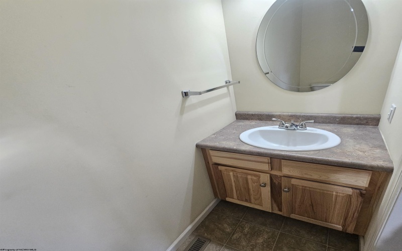 90 Clear Spring Drive, Morgantown, West Virginia 26508, 3 Bedrooms Bedrooms, 6 Rooms Rooms,2 BathroomsBathrooms,Single Family Attached,For Sale,Clear Spring,10162191