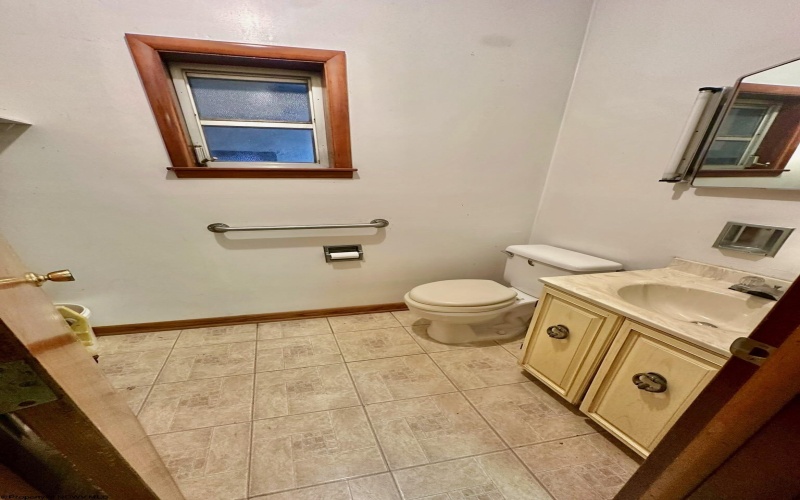 474 Main Avenue, Weston, West Virginia 26452, ,Multi-unit/income,For Sale,Main,10162174