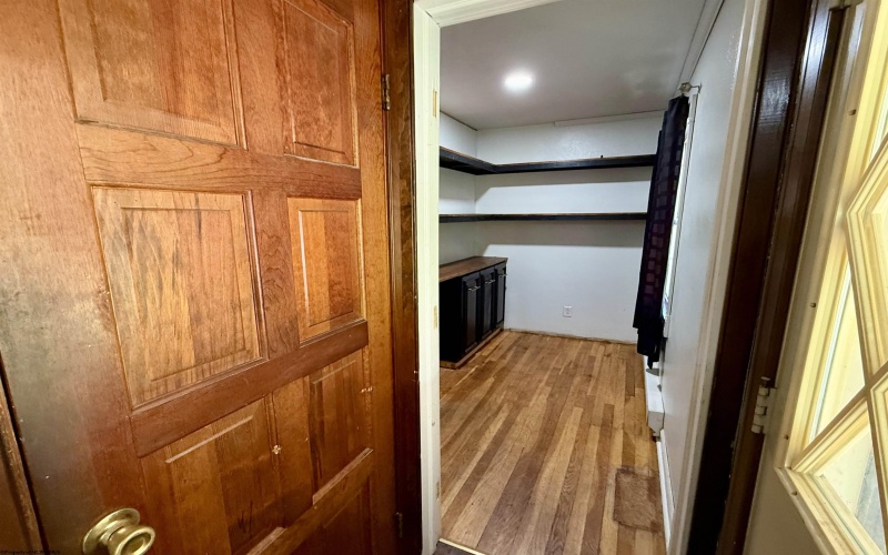 1465 Barry Street, Fairmont, West Virginia 26554, 3 Bedrooms Bedrooms, 8 Rooms Rooms,2 BathroomsBathrooms,Single Family Detached,For Sale,Barry,10162177