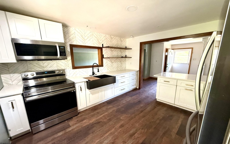 1465 Barry Street, Fairmont, West Virginia 26554, 3 Bedrooms Bedrooms, 8 Rooms Rooms,2 BathroomsBathrooms,Single Family Detached,For Sale,Barry,10162177