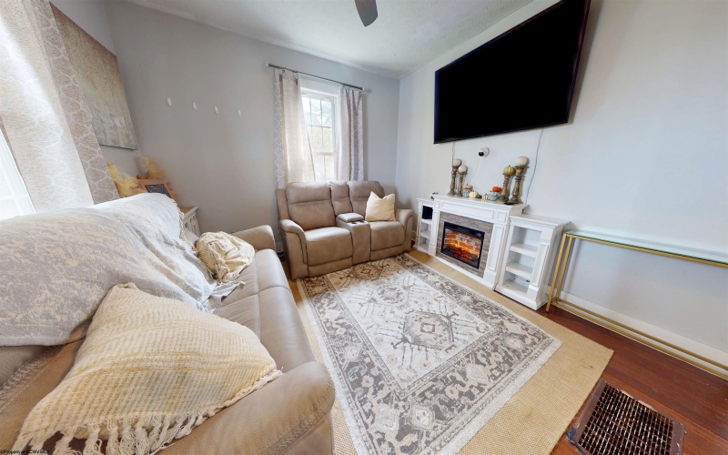 505 Potomac Avenue, Fairmont, West Virginia 26554, 3 Bedrooms Bedrooms, 6 Rooms Rooms,2 BathroomsBathrooms,Single Family Detached,For Sale,Potomac,10162178