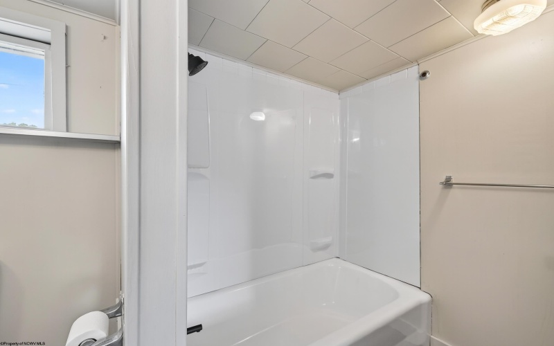 9988 Winchester Grade Road, Berkeley Springs, West Virginia 25411, 3 Bedrooms Bedrooms, 7 Rooms Rooms,1 BathroomBathrooms,Single Family Detached,For Sale,Winchester Grade,10162181 9988 Winchester Grade Road, Berkeley Springs, West Virginia 25411, 3 Bedrooms Bedrooms, 7 Rooms Rooms,1 BathroomBathrooms,Single Family Detached,For Sale,Winchester Grade,10162181