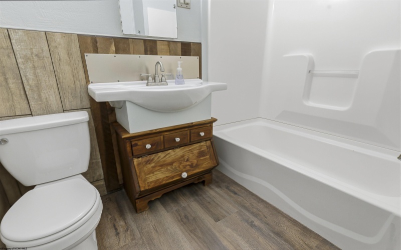 3113 Jenkins Lane, Farmington, West Virginia 26571, 2 Bedrooms Bedrooms, 6 Rooms Rooms,1 BathroomBathrooms,Single Family Detached,For Sale,Jenkins,10162183