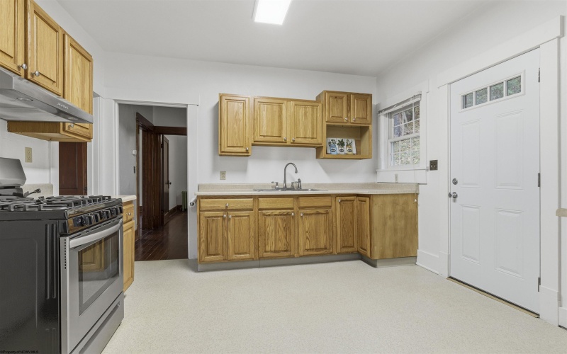 3113 Jenkins Lane, Farmington, West Virginia 26571, 2 Bedrooms Bedrooms, 6 Rooms Rooms,1 BathroomBathrooms,Single Family Detached,For Sale,Jenkins,10162183