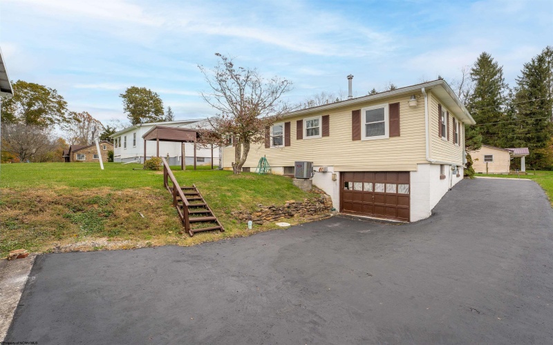 305 Manley Street, Barrackville, West Virginia 26559, 3 Bedrooms Bedrooms, 6 Rooms Rooms,2 BathroomsBathrooms,Single Family Detached,For Sale,Manley,10162186