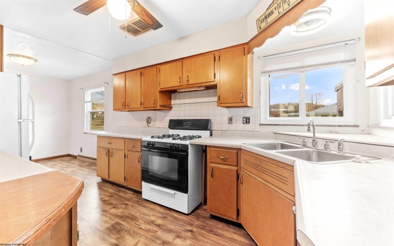 305 Manley Street, Barrackville, West Virginia 26559, 3 Bedrooms Bedrooms, 6 Rooms Rooms,2 BathroomsBathrooms,Single Family Detached,For Sale,Manley,10162186