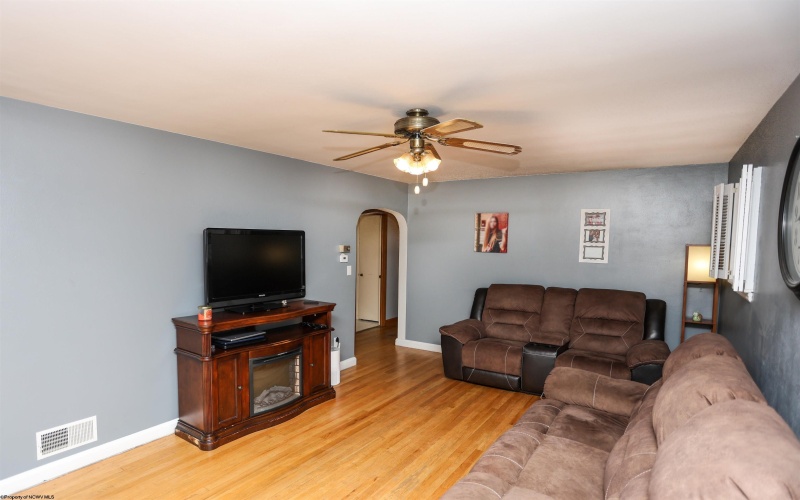 606 West Virginia Avenue, Nutter Fort, West Virginia 26301, 3 Bedrooms Bedrooms, 6 Rooms Rooms,2 BathroomsBathrooms,Single Family Detached,For Sale,West Virginia,10162188 606 West Virginia Avenue, Nutter Fort, West Virginia 26301, 3 Bedrooms Bedrooms, 6 Rooms Rooms,2 BathroomsBathrooms,Single Family Detached,For Sale,West Virginia,10162188