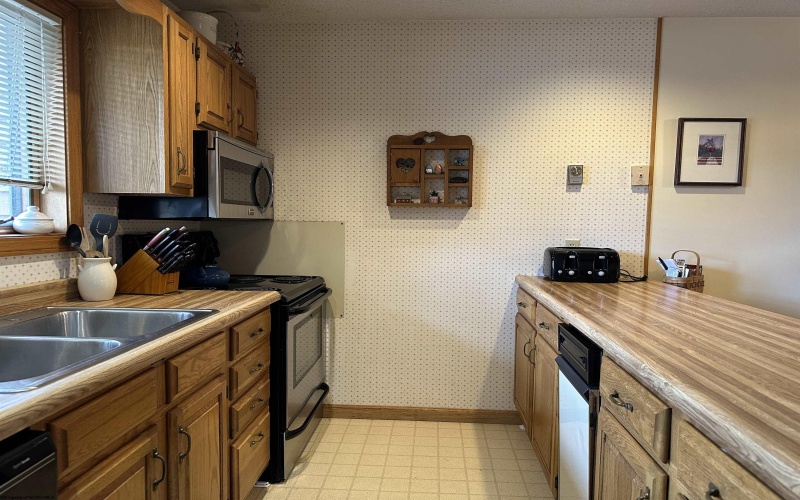 42 Deerfield Circle, Davis, West Virginia 26260, 3 Bedrooms Bedrooms, 7 Rooms Rooms,3 BathroomsBathrooms,Single Family Attached,For Sale,Deerfield,10162200 42 Deerfield Circle, Davis, West Virginia 26260, 3 Bedrooms Bedrooms, 7 Rooms Rooms,3 BathroomsBathrooms,Single Family Attached,For Sale,Deerfield,10162200