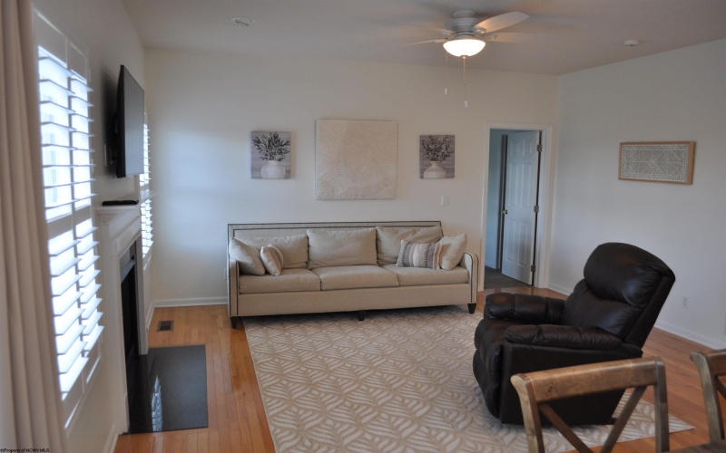 98 Berkshire Circle, Bridgeport, West Virginia 26330, 3 Bedrooms Bedrooms, 7 Rooms Rooms,3 BathroomsBathrooms,Single Family Attached,For Sale,Berkshire,10161265