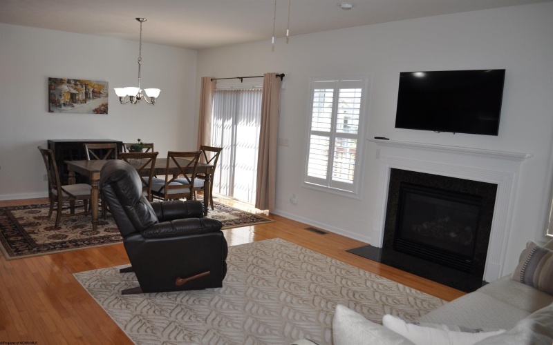 98 Berkshire Circle, Bridgeport, West Virginia 26330, 3 Bedrooms Bedrooms, 7 Rooms Rooms,3 BathroomsBathrooms,Single Family Attached,For Sale,Berkshire,10161265