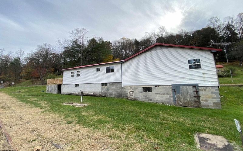 8248 Alton Road, Adrian, West Virginia 26210, 4 Bedrooms Bedrooms, 7 Rooms Rooms,2 BathroomsBathrooms,Single Family Detached,For Sale,Alton,10162197