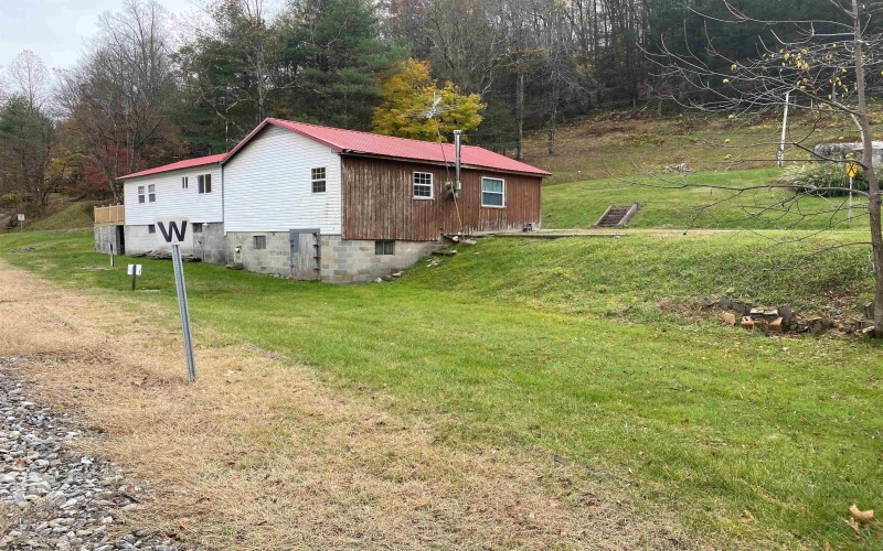 8248 Alton Road, Adrian, West Virginia 26210, 4 Bedrooms Bedrooms, 7 Rooms Rooms,2 BathroomsBathrooms,Single Family Detached,For Sale,Alton,10162197