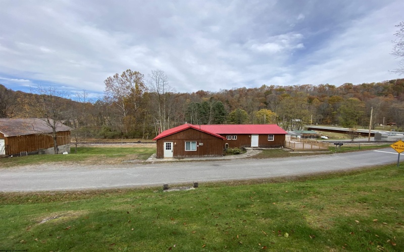 8248 Alton Road, Adrian, West Virginia 26210, 4 Bedrooms Bedrooms, 7 Rooms Rooms,2 BathroomsBathrooms,Single Family Detached,For Sale,Alton,10162197
