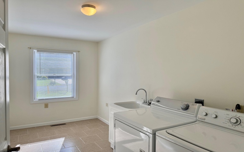 411 Pineview Drive, Thomas, West Virginia 26292-8018, 2 Bedrooms Bedrooms, 7 Rooms Rooms,2 BathroomsBathrooms,Single Family Attached,For Sale,Pineview,10162210 411 Pineview Drive, Thomas, West Virginia 26292-8018, 2 Bedrooms Bedrooms, 7 Rooms Rooms,2 BathroomsBathrooms,Single Family Attached,For Sale,Pineview,10162210