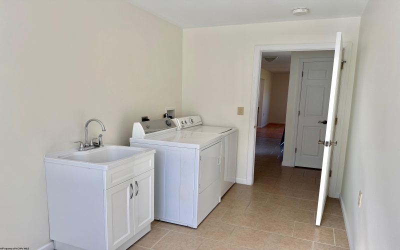 411 Pineview Drive, Thomas, West Virginia 26292-8018, 2 Bedrooms Bedrooms, 7 Rooms Rooms,2 BathroomsBathrooms,Single Family Attached,For Sale,Pineview,10162210 411 Pineview Drive, Thomas, West Virginia 26292-8018, 2 Bedrooms Bedrooms, 7 Rooms Rooms,2 BathroomsBathrooms,Single Family Attached,For Sale,Pineview,10162210