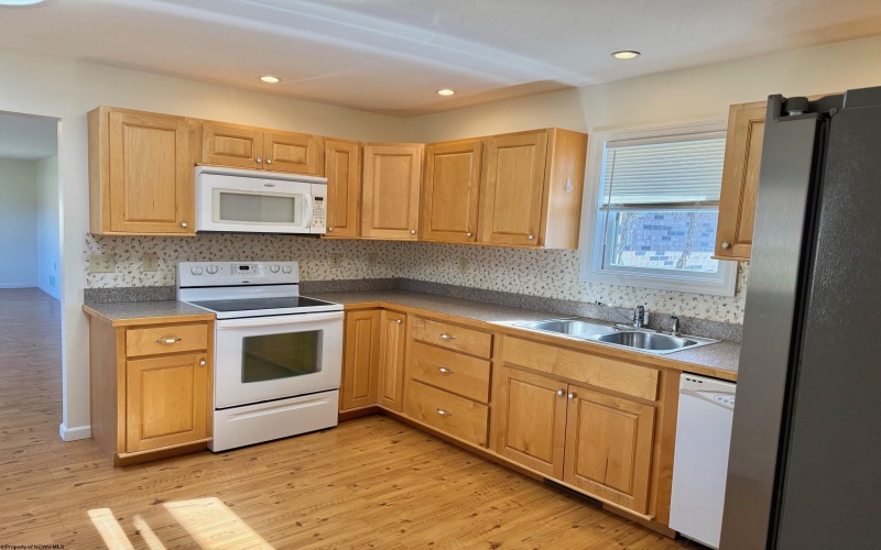 411 Pineview Drive, Thomas, West Virginia 26292-8018, 2 Bedrooms Bedrooms, 7 Rooms Rooms,2 BathroomsBathrooms,Single Family Attached,For Sale,Pineview,10162210 411 Pineview Drive, Thomas, West Virginia 26292-8018, 2 Bedrooms Bedrooms, 7 Rooms Rooms,2 BathroomsBathrooms,Single Family Attached,For Sale,Pineview,10162210