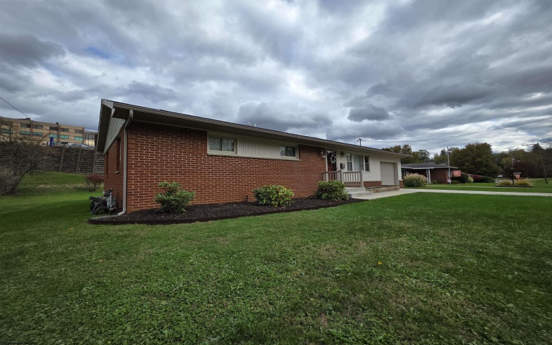 1131 Bell Run Road, Fairmont, West Virginia 26554, 3 Bedrooms Bedrooms, 6 Rooms Rooms,1 BathroomBathrooms,Single Family Detached,For Sale,Bell Run,10162215 1131 Bell Run Road, Fairmont, West Virginia 26554, 3 Bedrooms Bedrooms, 6 Rooms Rooms,1 BathroomBathrooms,Single Family Detached,For Sale,Bell Run,10162215