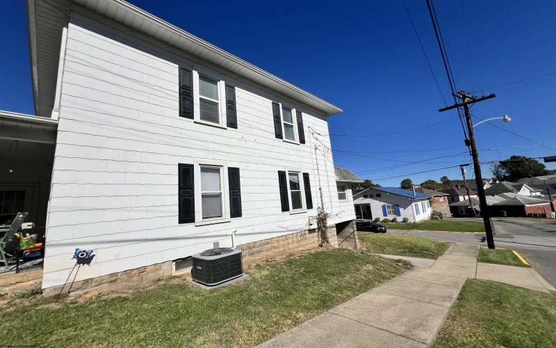 201 Euclid Avenue, Clarksburg, West Virginia 26301-4003, 3 Bedrooms Bedrooms, 7 Rooms Rooms,2 BathroomsBathrooms,Single Family Detached,For Sale,Euclid,10162214 201 Euclid Avenue, Clarksburg, West Virginia 26301-4003, 3 Bedrooms Bedrooms, 7 Rooms Rooms,2 BathroomsBathrooms,Single Family Detached,For Sale,Euclid,10162214