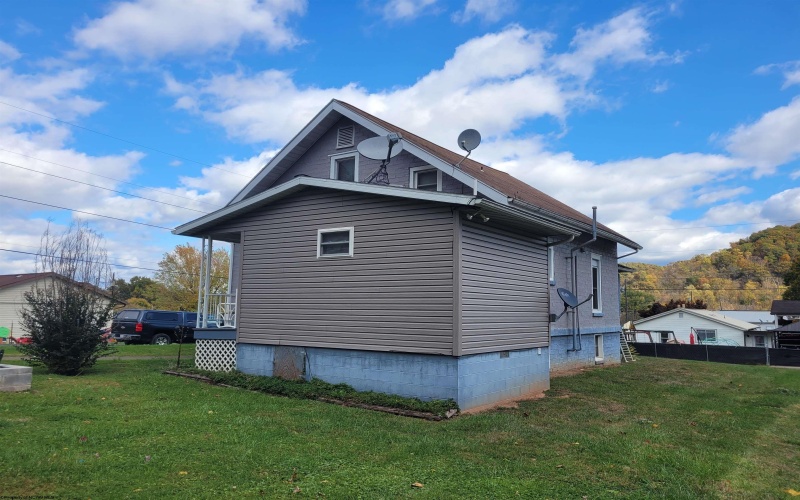 397 Monroe Avenue, Weston, West Virginia 26452, 3 Bedrooms Bedrooms, 6 Rooms Rooms,3 BathroomsBathrooms,Single Family Detached,For Sale,Monroe,10162213 397 Monroe Avenue, Weston, West Virginia 26452, 3 Bedrooms Bedrooms, 6 Rooms Rooms,3 BathroomsBathrooms,Single Family Detached,For Sale,Monroe,10162213
