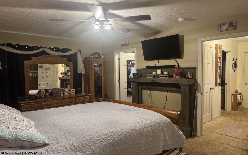 740 Dunkard Mill Road, Farmington, West Virginia 26571, 6 Bedrooms Bedrooms, 10 Rooms Rooms,3 BathroomsBathrooms,Single Family Detached,For Sale,Dunkard Mill,10162205