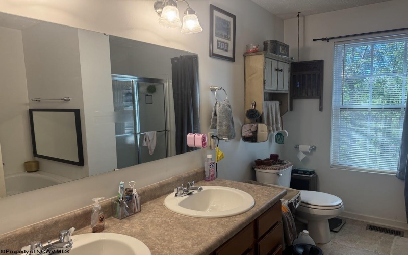 740 Dunkard Mill Road, Farmington, West Virginia 26571, 6 Bedrooms Bedrooms, 10 Rooms Rooms,3 BathroomsBathrooms,Single Family Detached,For Sale,Dunkard Mill,10162205