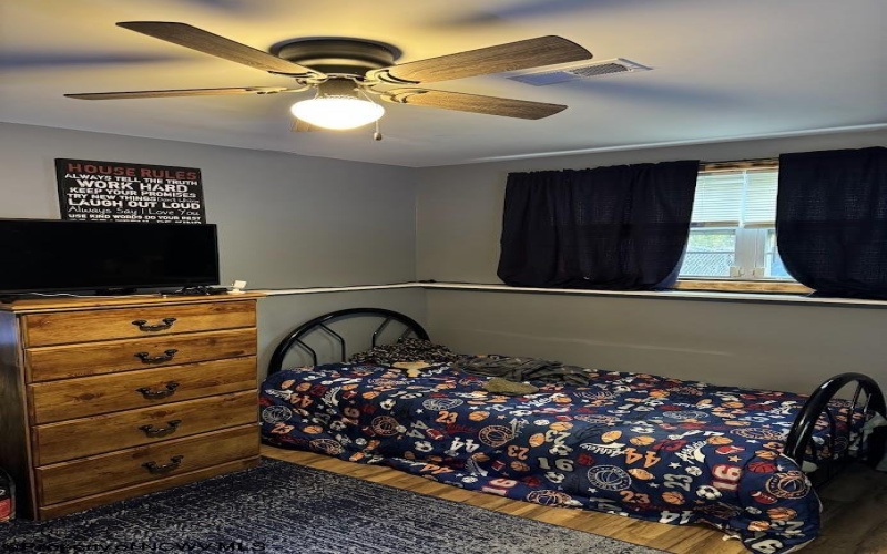 740 Dunkard Mill Road, Farmington, West Virginia 26571, 6 Bedrooms Bedrooms, 10 Rooms Rooms,3 BathroomsBathrooms,Single Family Detached,For Sale,Dunkard Mill,10162205