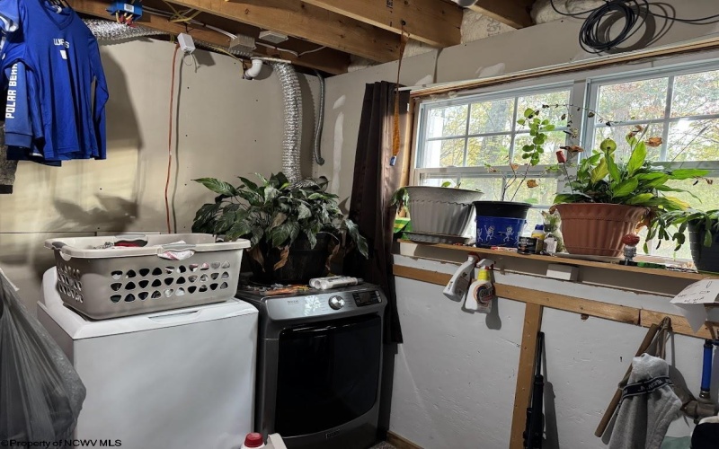 740 Dunkard Mill Road, Farmington, West Virginia 26571, 6 Bedrooms Bedrooms, 10 Rooms Rooms,3 BathroomsBathrooms,Single Family Detached,For Sale,Dunkard Mill,10162205