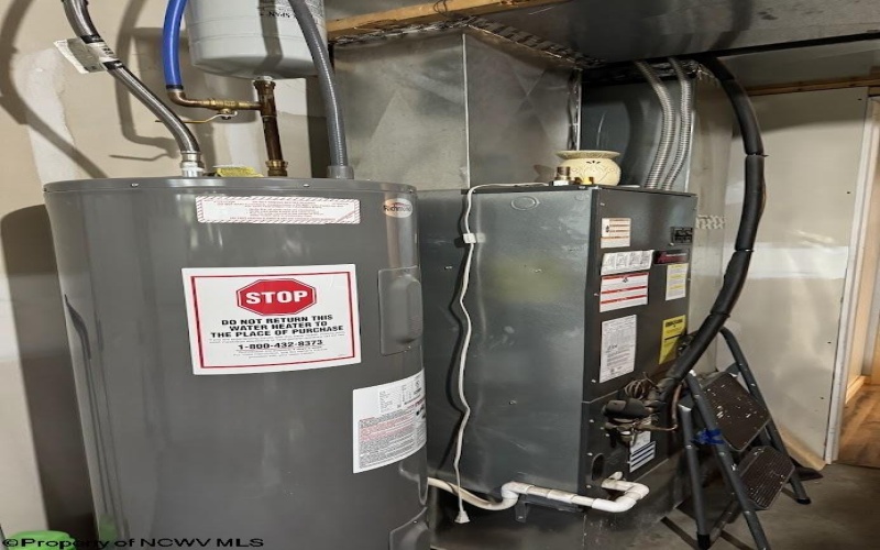 740 Dunkard Mill Road, Farmington, West Virginia 26571, 6 Bedrooms Bedrooms, 10 Rooms Rooms,3 BathroomsBathrooms,Single Family Detached,For Sale,Dunkard Mill,10162205