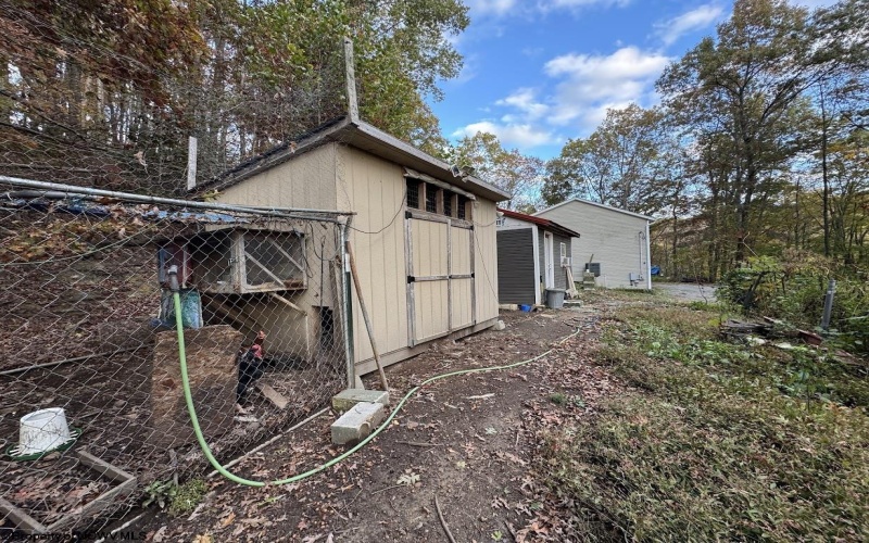 740 Dunkard Mill Road, Farmington, West Virginia 26571, 6 Bedrooms Bedrooms, 10 Rooms Rooms,3 BathroomsBathrooms,Single Family Detached,For Sale,Dunkard Mill,10162205