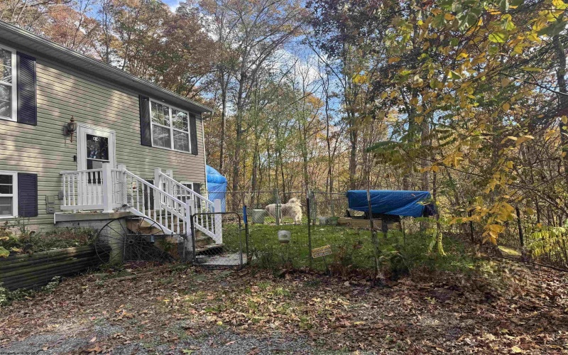 740 Dunkard Mill Road, Farmington, West Virginia 26571, 6 Bedrooms Bedrooms, 10 Rooms Rooms,3 BathroomsBathrooms,Single Family Detached,For Sale,Dunkard Mill,10162205