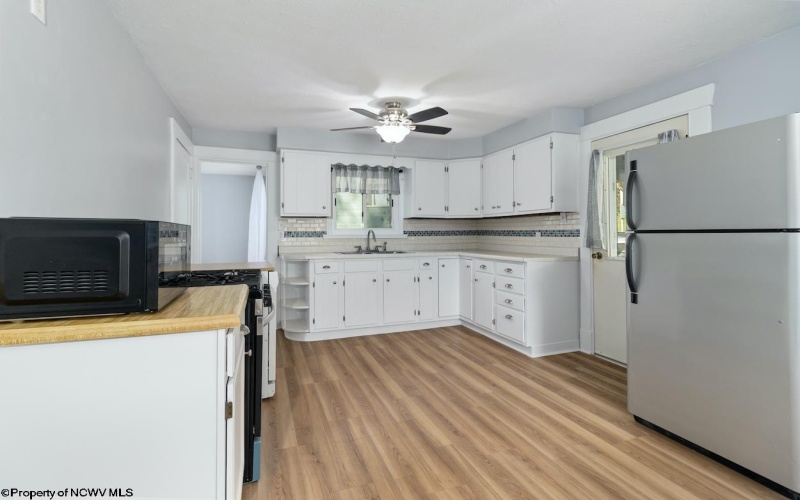 227 Homewood Avenue, Fairmont, West Virginia 26554, 3 Bedrooms Bedrooms, 7 Rooms Rooms,1 BathroomBathrooms,Single Family Detached,For Sale,Homewood,10162218 227 Homewood Avenue, Fairmont, West Virginia 26554, 3 Bedrooms Bedrooms, 7 Rooms Rooms,1 BathroomBathrooms,Single Family Detached,For Sale,Homewood,10162218