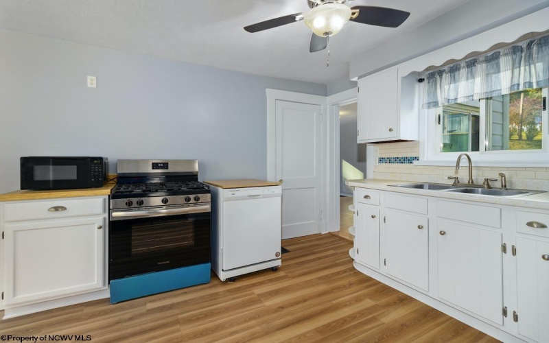 227 Homewood Avenue, Fairmont, West Virginia 26554, 3 Bedrooms Bedrooms, 7 Rooms Rooms,1 BathroomBathrooms,Single Family Detached,For Sale,Homewood,10162218 227 Homewood Avenue, Fairmont, West Virginia 26554, 3 Bedrooms Bedrooms, 7 Rooms Rooms,1 BathroomBathrooms,Single Family Detached,For Sale,Homewood,10162218