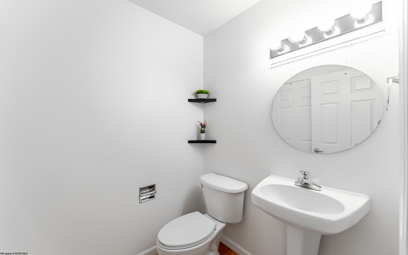 226 Donna Avenue, Morgantown, West Virginia 26505, 3 Bedrooms Bedrooms, 6 Rooms Rooms,2 BathroomsBathrooms,Single Family Attached,For Sale,Donna,10162230 226 Donna Avenue, Morgantown, West Virginia 26505, 3 Bedrooms Bedrooms, 6 Rooms Rooms,2 BathroomsBathrooms,Single Family Attached,For Sale,Donna,10162230