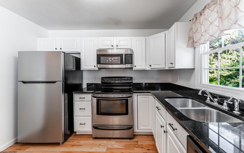 226 Donna Avenue, Morgantown, West Virginia 26505, 3 Bedrooms Bedrooms, 6 Rooms Rooms,2 BathroomsBathrooms,Single Family Attached,For Sale,Donna,10162230 226 Donna Avenue, Morgantown, West Virginia 26505, 3 Bedrooms Bedrooms, 6 Rooms Rooms,2 BathroomsBathrooms,Single Family Attached,For Sale,Donna,10162230