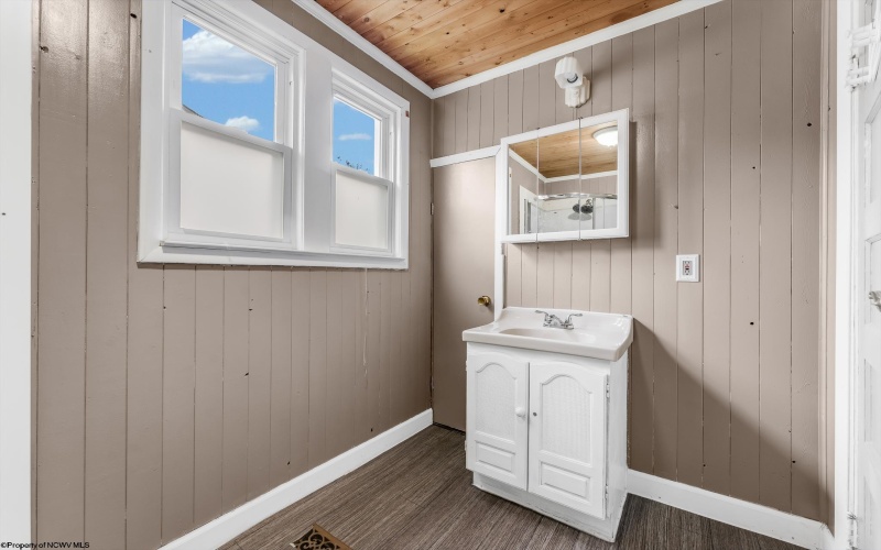 420 Herman Avenue, Morgantown, West Virginia 26505, 2 Bedrooms Bedrooms, 6 Rooms Rooms,1 BathroomBathrooms,Single Family Detached,For Sale,Herman,10162234 420 Herman Avenue, Morgantown, West Virginia 26505, 2 Bedrooms Bedrooms, 6 Rooms Rooms,1 BathroomBathrooms,Single Family Detached,For Sale,Herman,10162234