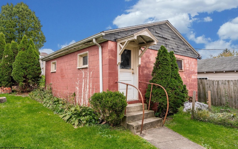 420 Herman Avenue, Morgantown, West Virginia 26505, 2 Bedrooms Bedrooms, 6 Rooms Rooms,1 BathroomBathrooms,Single Family Detached,For Sale,Herman,10162234 420 Herman Avenue, Morgantown, West Virginia 26505, 2 Bedrooms Bedrooms, 6 Rooms Rooms,1 BathroomBathrooms,Single Family Detached,For Sale,Herman,10162234