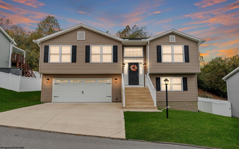 255 Woodbury Drive, Fairmont, West Virginia 26554, 3 Bedrooms Bedrooms, 8 Rooms Rooms,2 BathroomsBathrooms,Single Family Detached,For Sale,Woodbury,10162229 255 Woodbury Drive, Fairmont, West Virginia 26554, 3 Bedrooms Bedrooms, 8 Rooms Rooms,2 BathroomsBathrooms,Single Family Detached,For Sale,Woodbury,10162229