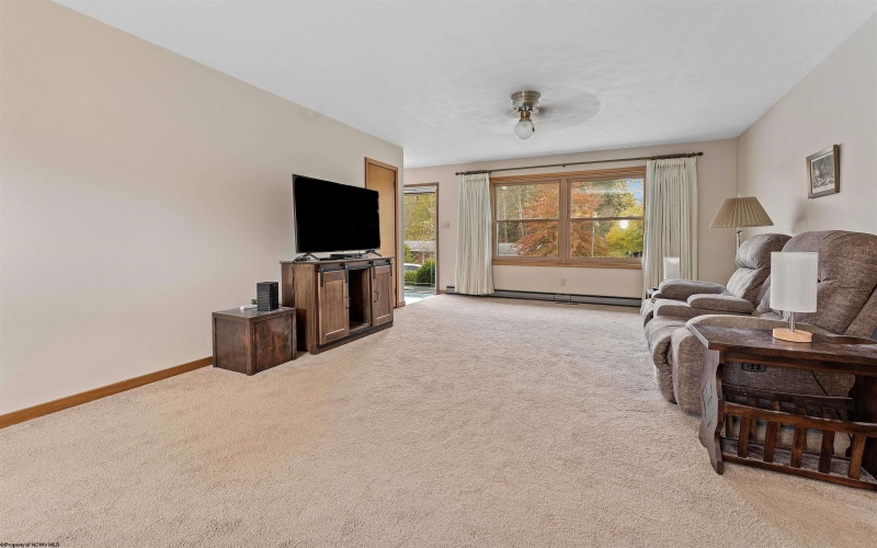 103 Larue Avenue, Kingwood, West Virginia 26537, 3 Bedrooms Bedrooms, 7 Rooms Rooms,2 BathroomsBathrooms,Single Family Detached,For Sale,Larue,10162223