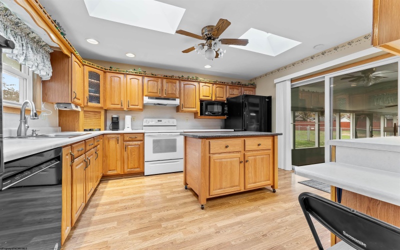 103 Larue Avenue, Kingwood, West Virginia 26537, 3 Bedrooms Bedrooms, 7 Rooms Rooms,2 BathroomsBathrooms,Single Family Detached,For Sale,Larue,10162223