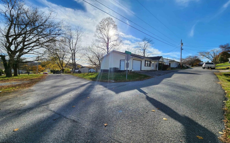 46 Forest Hills Drive, West Milford, West Virginia 26451, 3 Bedrooms Bedrooms, 5 Rooms Rooms,1 BathroomBathrooms,Single Family Detached,For Sale,Forest Hills,10162226