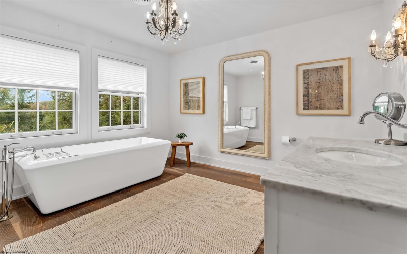 5 Maple Avenue, Morgantown, West Virginia 26501, 4 Bedrooms Bedrooms, 14 Rooms Rooms,4 BathroomsBathrooms,Single Family Detached,For Sale,Maple,10162227