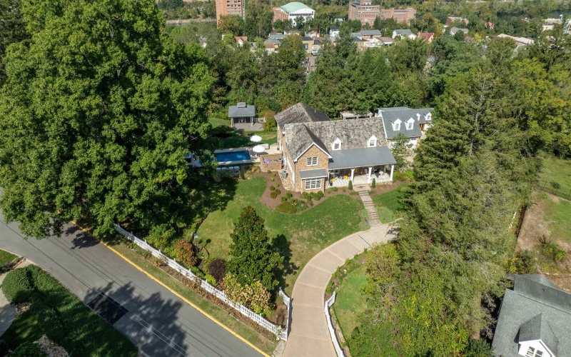 5 Maple Avenue, Morgantown, West Virginia 26501, 4 Bedrooms Bedrooms, 14 Rooms Rooms,4 BathroomsBathrooms,Single Family Detached,For Sale,Maple,10162227