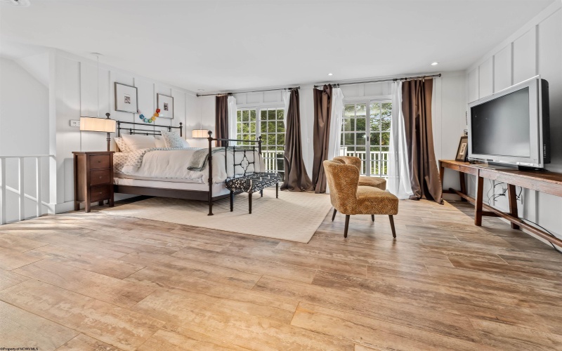 5 Maple Avenue, Morgantown, West Virginia 26501, 4 Bedrooms Bedrooms, 14 Rooms Rooms,4 BathroomsBathrooms,Single Family Detached,For Sale,Maple,10162227