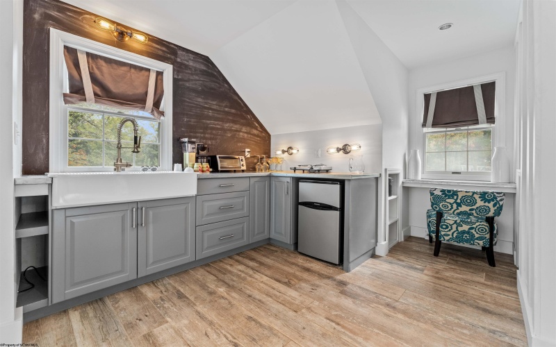 5 Maple Avenue, Morgantown, West Virginia 26501, 4 Bedrooms Bedrooms, 14 Rooms Rooms,4 BathroomsBathrooms,Single Family Detached,For Sale,Maple,10162227